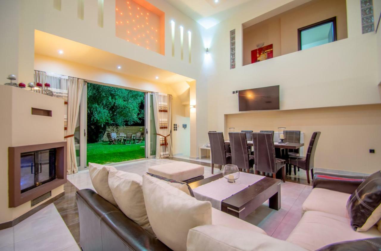 Zante Lagos Homes Treehouse And